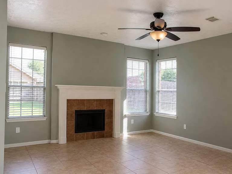 2723 Wisteria Walk — Photo 9