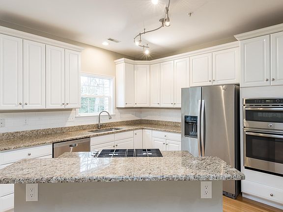 3rd image of 228 Wintergull Ln #228