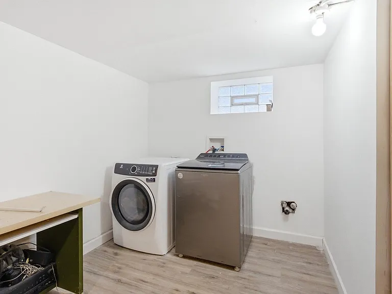 4605 S Laramie Ave — Photo 32