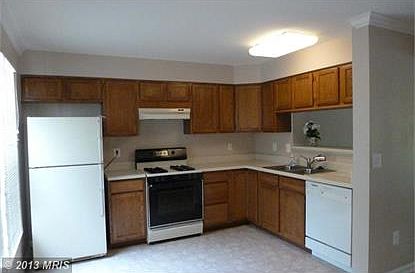 3rd image of 5207 Dunstable Ln