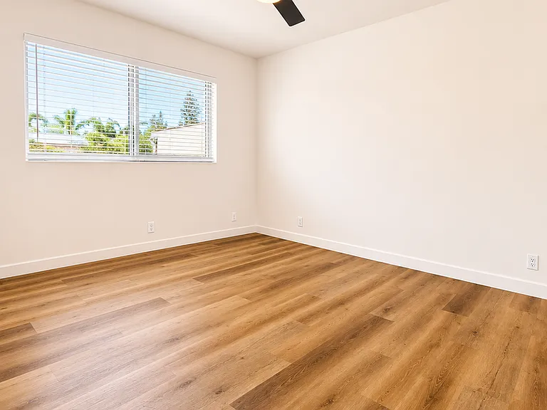 212 S Arnaz Dr — Photo 21