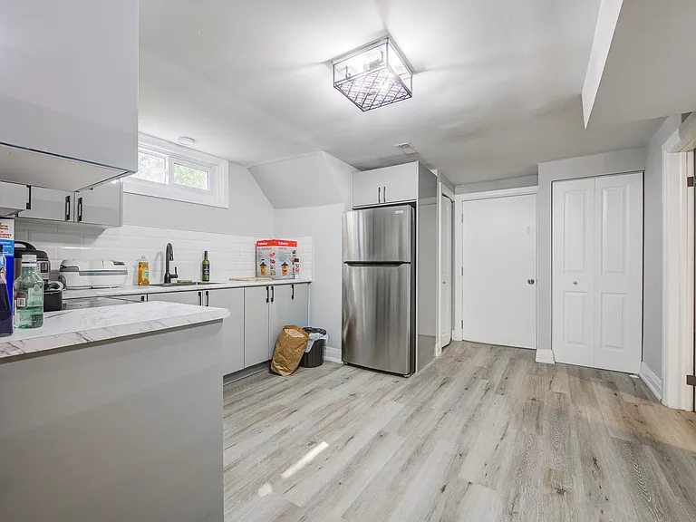 348 Spruce St #3 — Photo 10