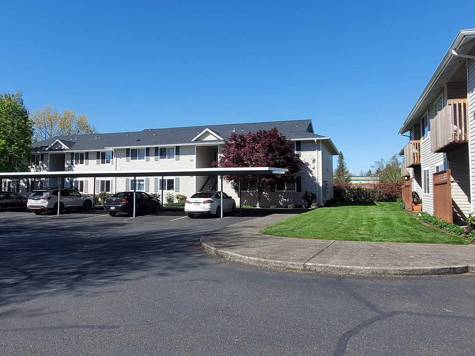 Waverly Square Apartments — Photo 1