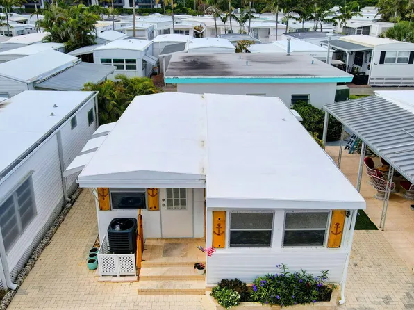 18 Juniper Drive #J, Briny Breezes, FL 33435