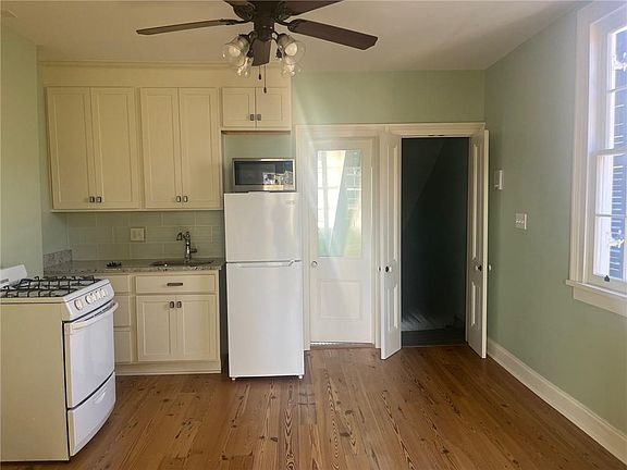 2nd image of 927 Saint Peter St #2B