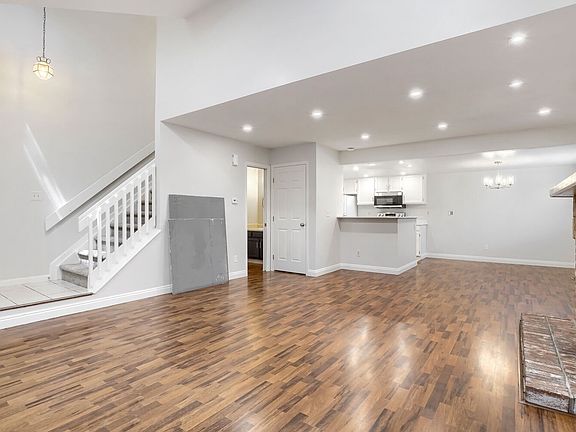 2nd image of 1718 S Quintero Way