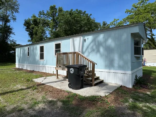 Davis Street NE Mobile Homes, 1101 Davis St NE #7, Live Oak, FL 32064