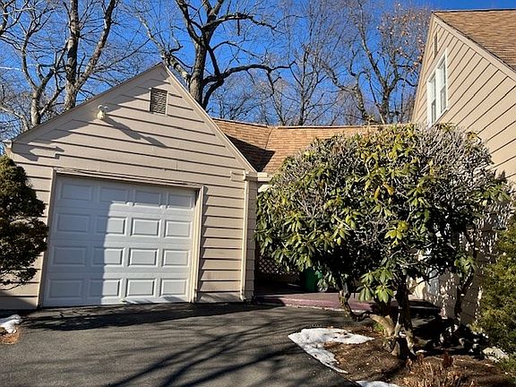 2nd image of 83 Old Farm Rd