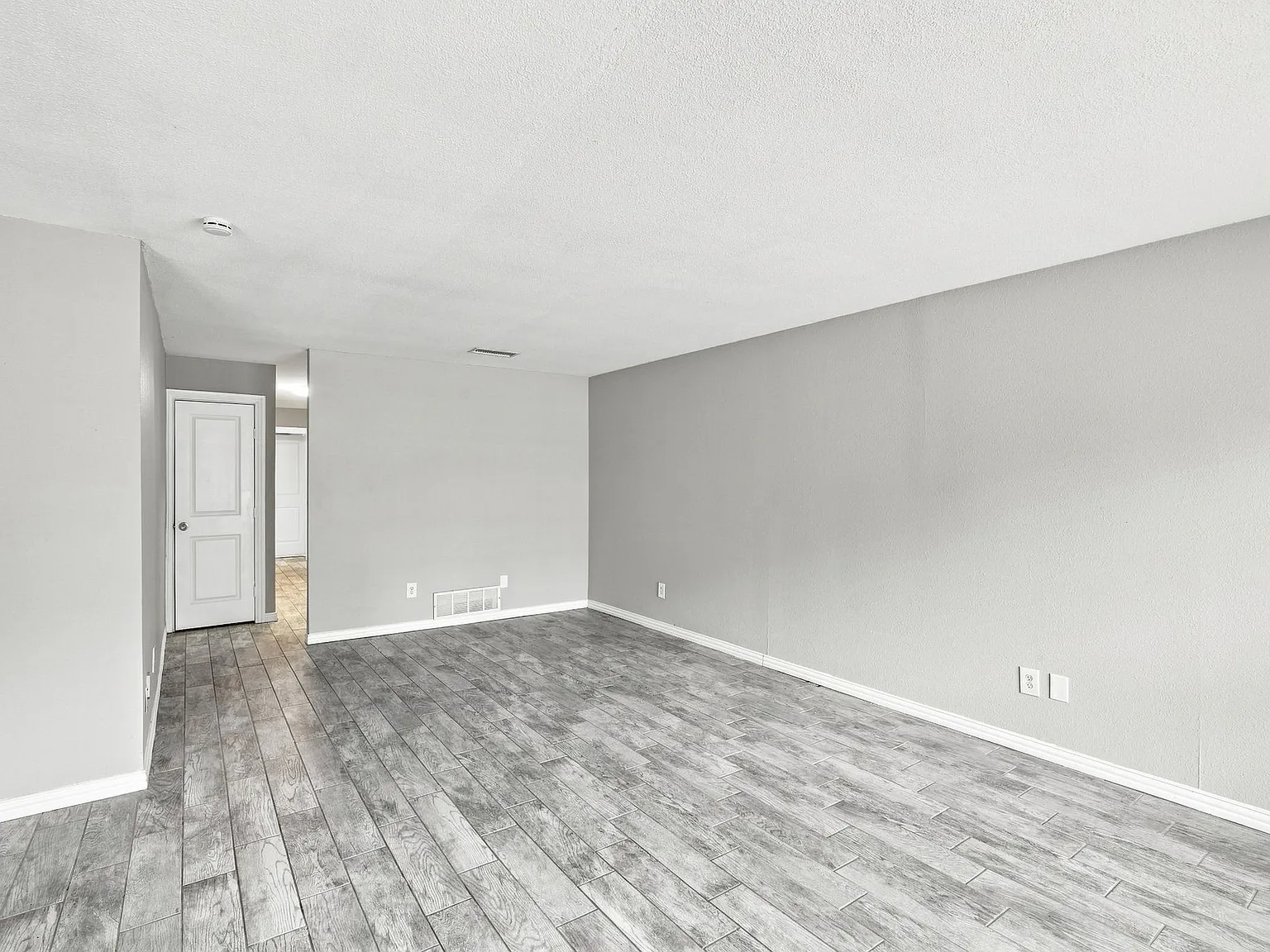 2 bed, 1144 sqft, $1,700 — Photo 3