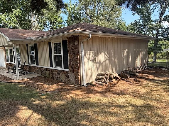 2nd image of 295 Hornet Estate Rd