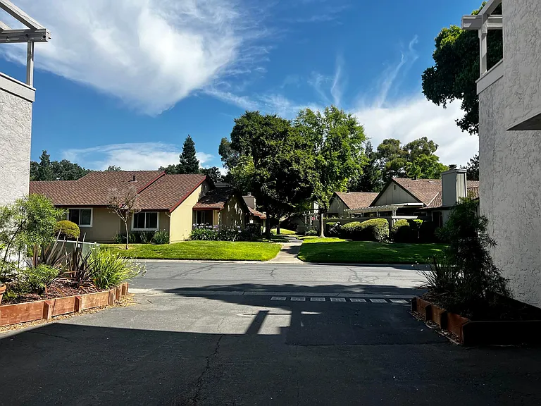 3034 Swallows Nest Dr — Photo 17