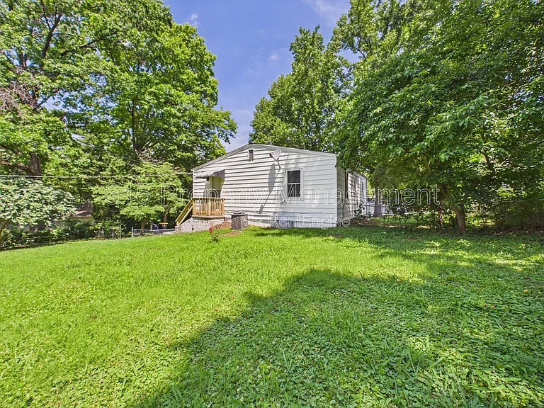 6607 NE 49th St — Photo 23