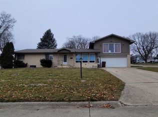 801 Brookside Dr, Audubon, IA 50025