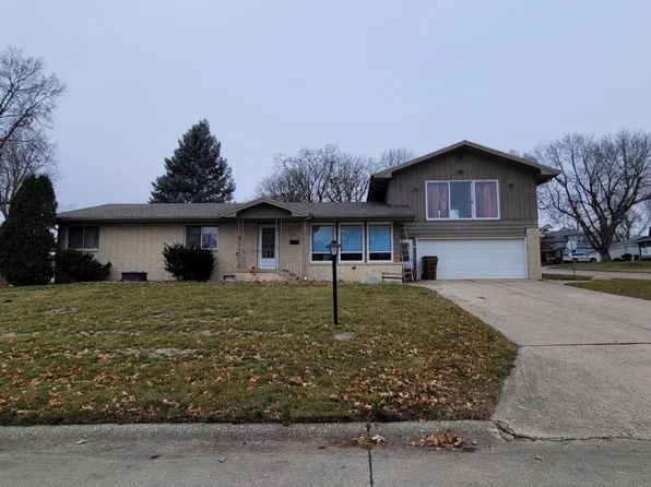 801 Brookside Dr, Audubon, IA 50025