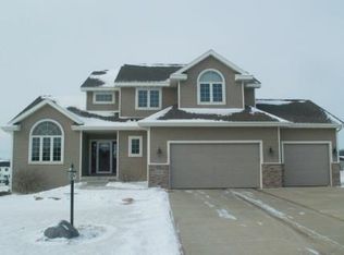 6449 Nature Valley Dr, Waunakee, WI 53597