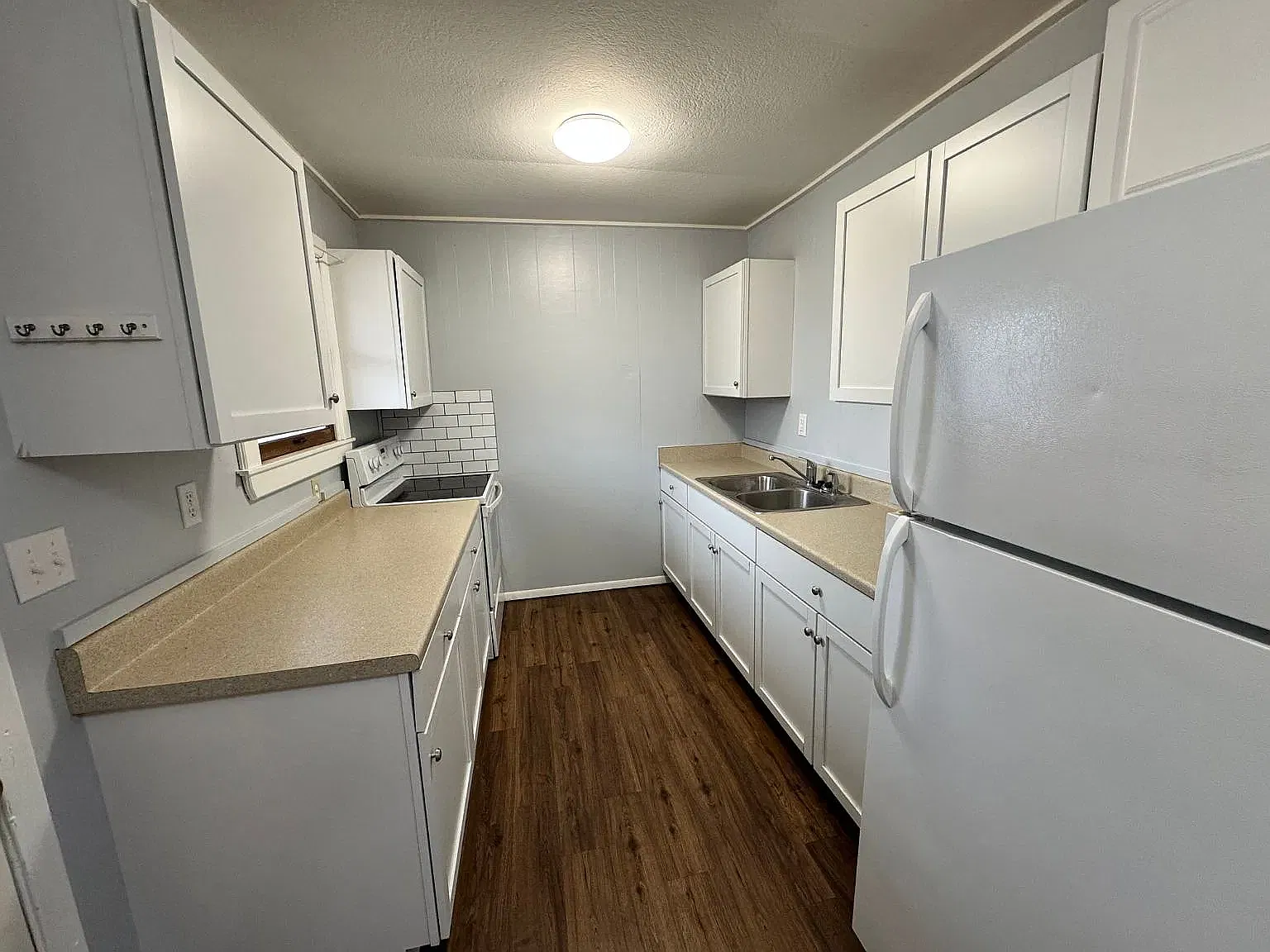 2 bed, 702 sqft, $800 — Photo 3
