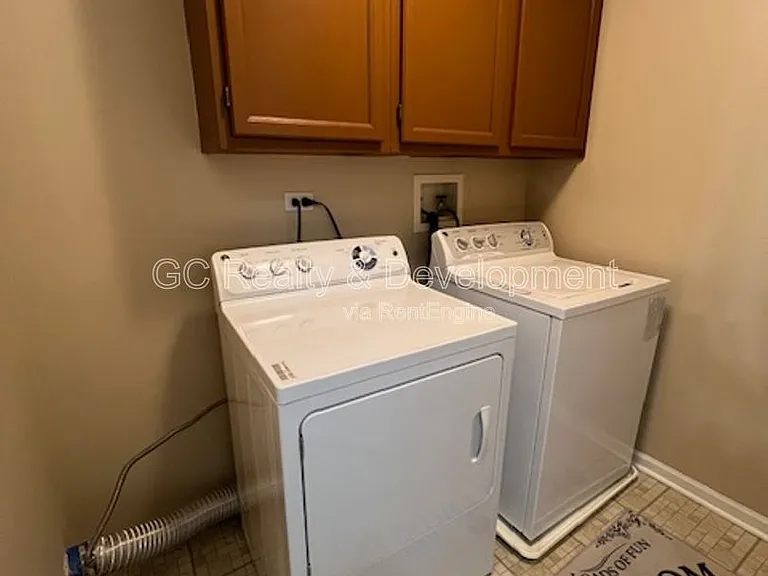 339 S Lancelot Ln — Photo 18
