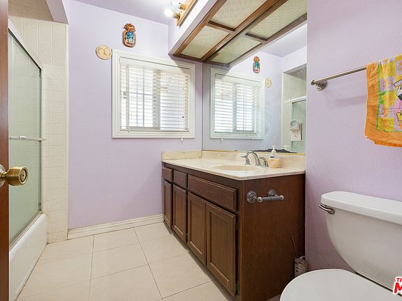 4th image of 8908 Swinton Ave