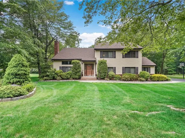 21 Hemlock Road, Briarcliff Manor, NY 10510