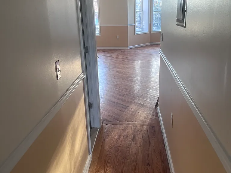 499 Linwood St #2 — Photo 10