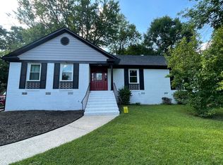 9023 Nottoway Dr, Charlotte, NC 28213