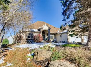 2908 Hayes Dr, Burnsville, MN 55337