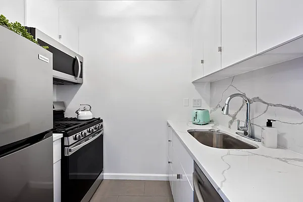 Rented by Compass | media 10