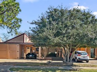 209 Yorkshire Ct, Euless, TX 76040