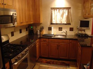 20705 35th Ave, Flushing, NY 11361