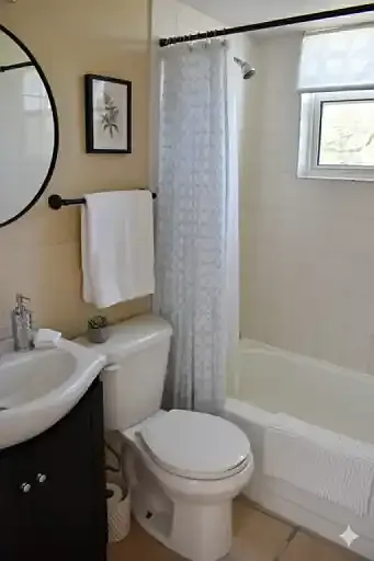 213 Bloor St W #304 — Photo 4