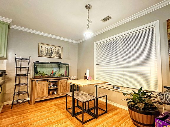 4th image of 34 Pearl Ln