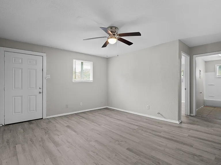 2328 Boss St — Photo 16