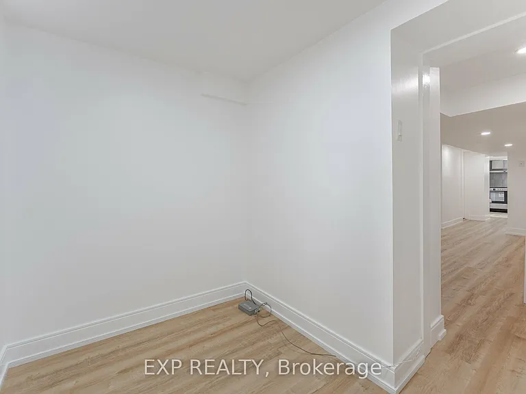 716 Brock Ave #B — Photo 18