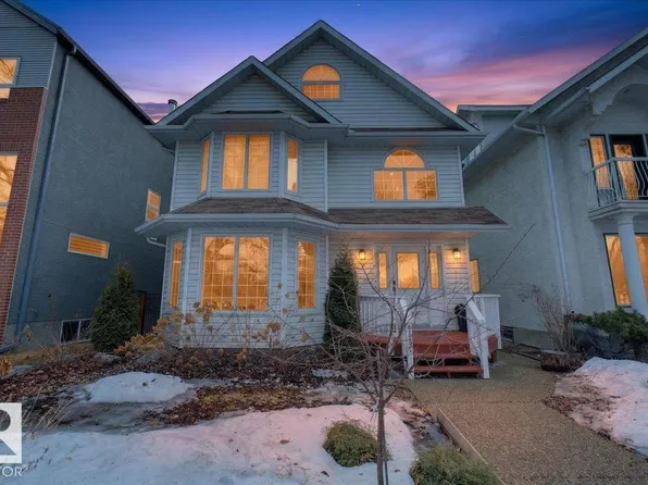 9615 101st St NW, Edmonton, AB T5K 0W7