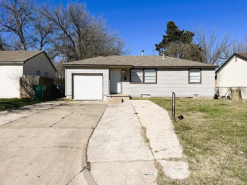 2313 SW 48th St Photo 1
