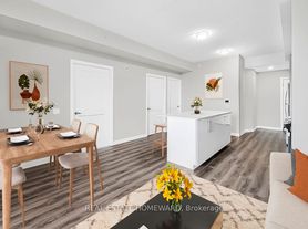 15 Queen St S