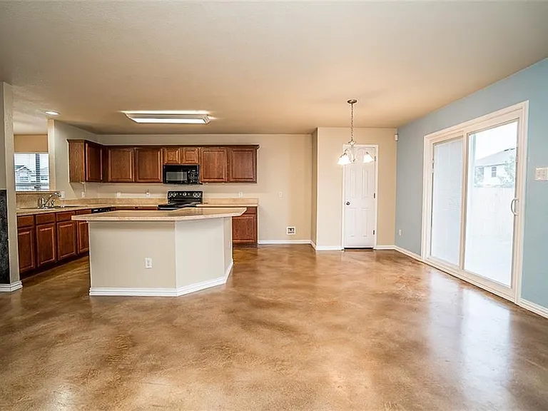 1710 Santa Fe Trl — Photo 3