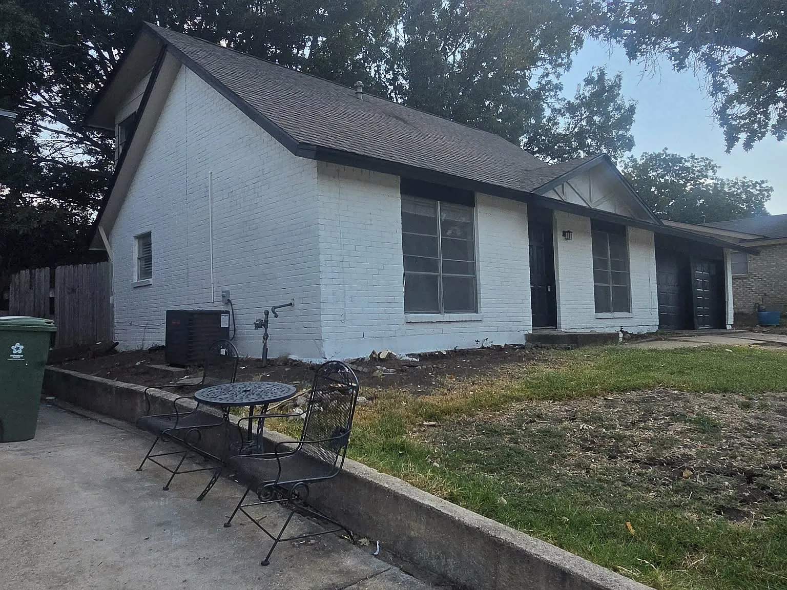 4 bed, 1400 sqft, $2,100 — Photo 2