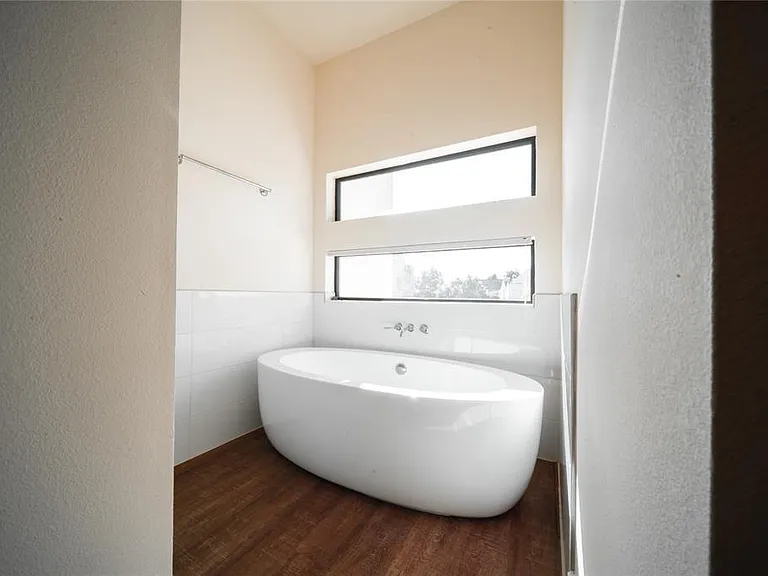 2212 Francis St — Photo 24