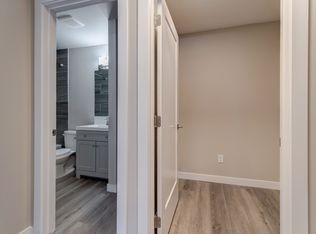 Blue Quill Pointe, Edmonton, AB T6J 3Z8