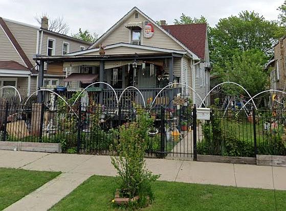 1st image of 2105 N Nagle Ave