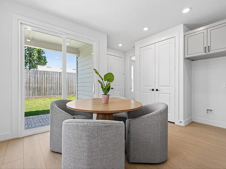 702 Sonfield Dr — Photo 21