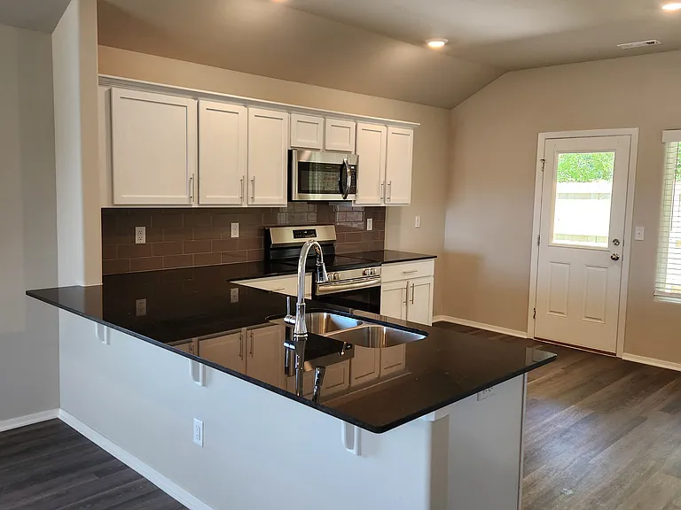 2448 N Raven Ln — Photo 11