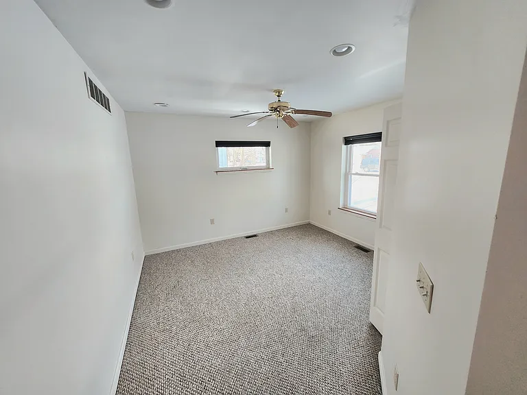 31441 Sheridan St — Photo 11