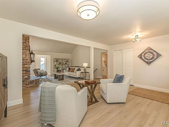 4th image of 1903 Farm Valley Dr
