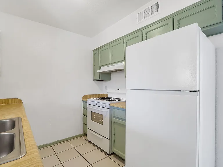 3017 E Glen Dr — Photo 8