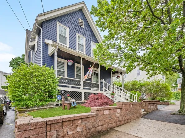 11 Winthrop St, Malden, MA 02148