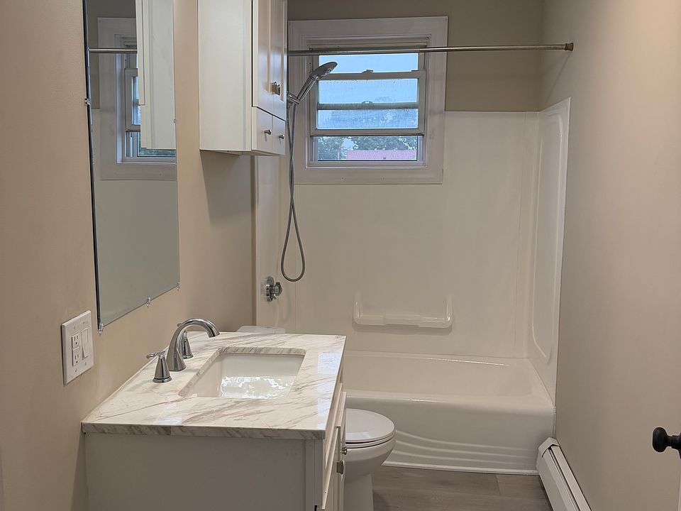 1st image of 34 Tweed St #3