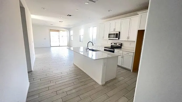 1224 E Jahns Dr — Photo 5