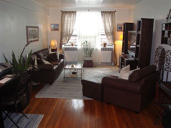 2nd image of 6771 Yellowstone Blvd APT 5C